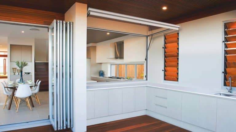 Gas-Strut-Awning-Window-fully-opened-1024x576
