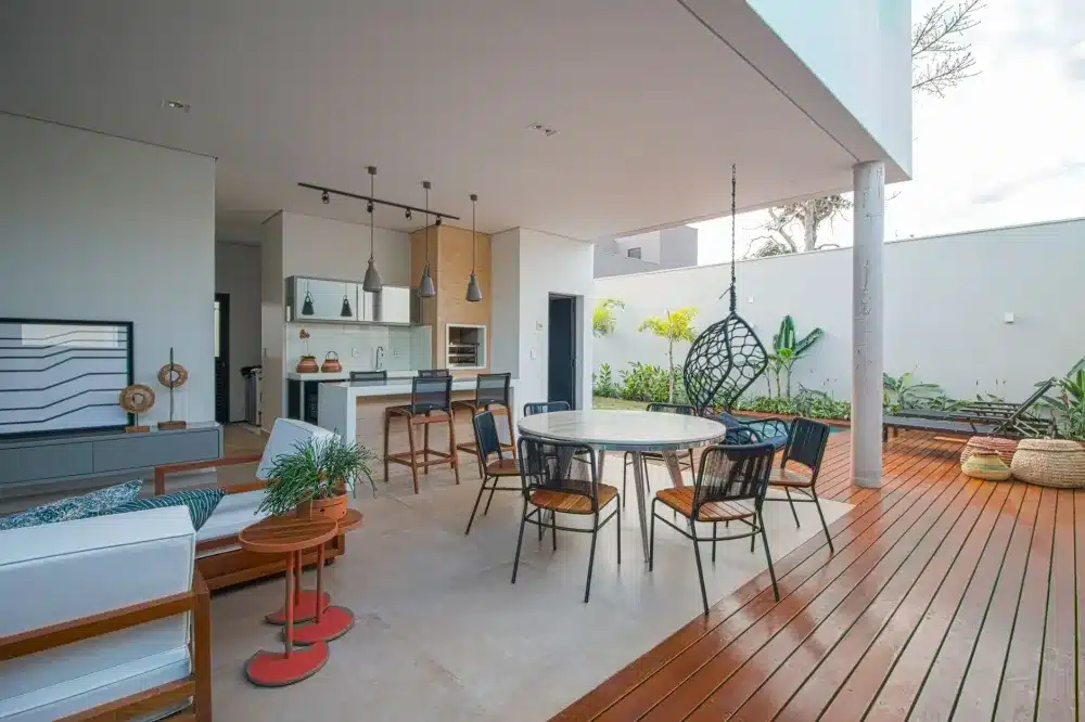 Bifold Servery Windows Ingleburn | Free Measure & Quote 2 Modern kitchen alfresco entertaining area connected by a servery window in Sydney suburb