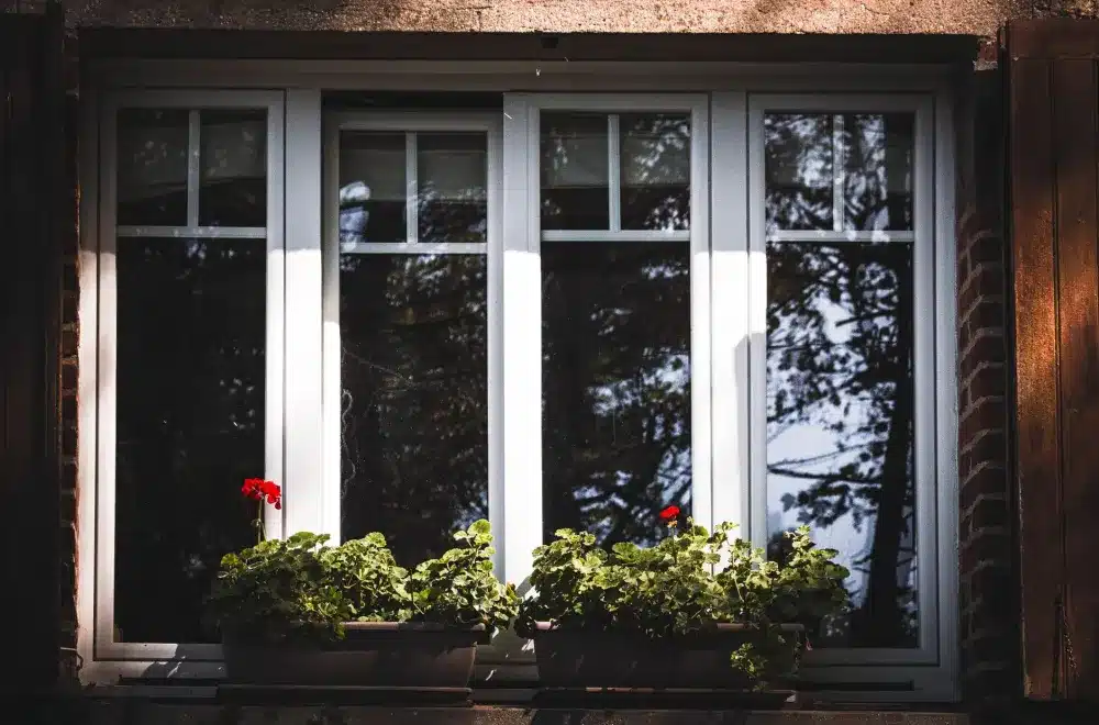 Cross-section view of double glazed glass unit showing sealed air gap and two panes