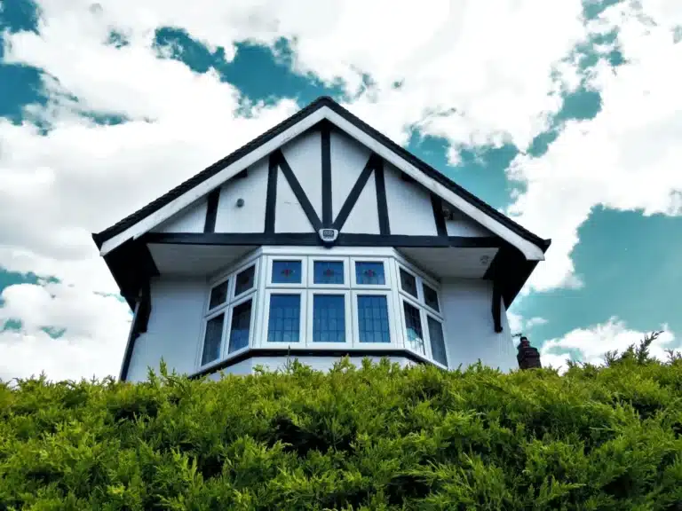 How Much Do Aluminium Windows Cost in NSW? 9 Modern aluminium windows installed on a contemporary NSW home exterior